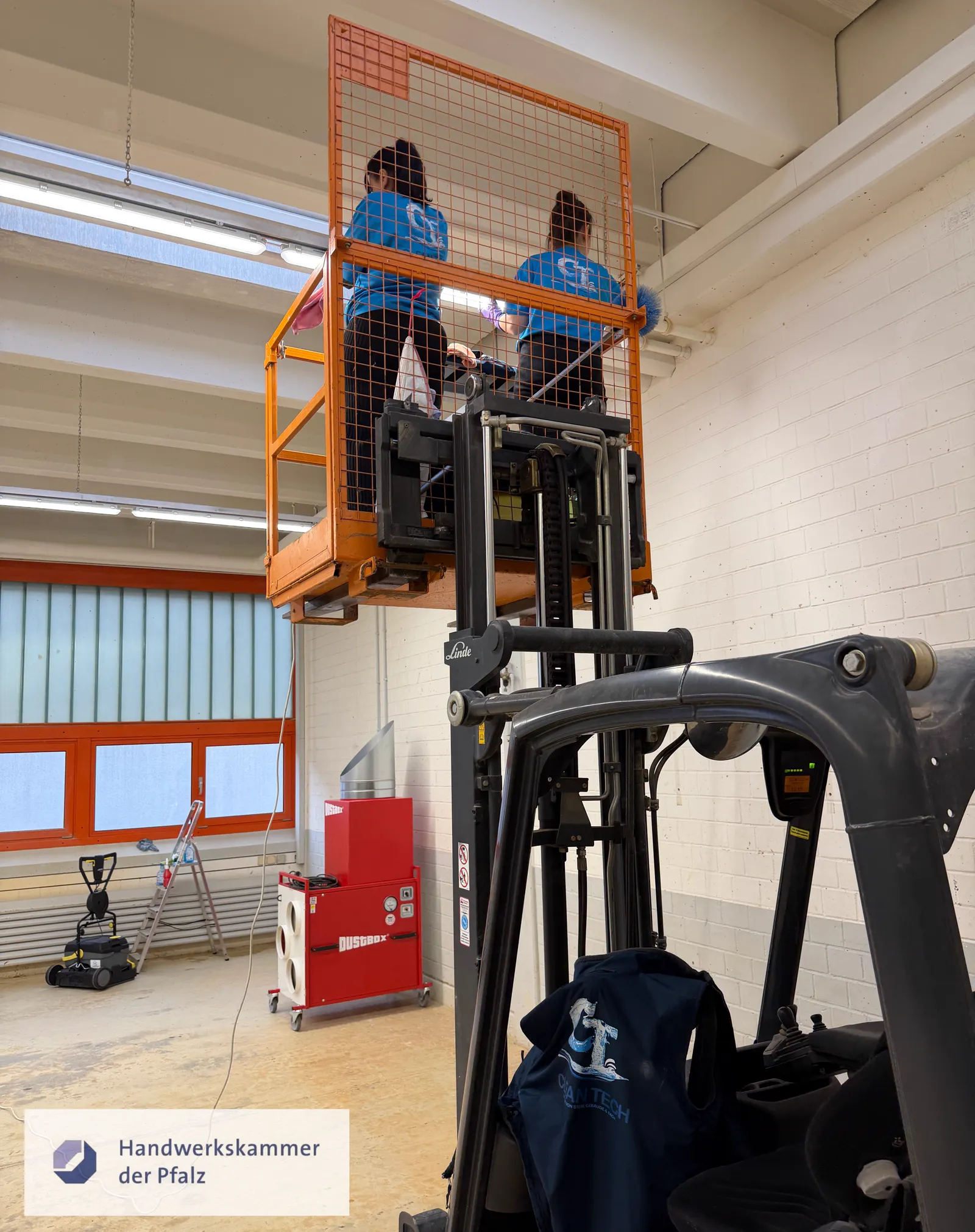 Hallenreinigung bei der Handwerkskammer der Pfalz